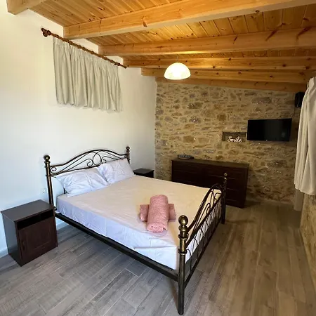 Casa de Férias Somatianá- Traditional Stone House , West Mani Thalamai