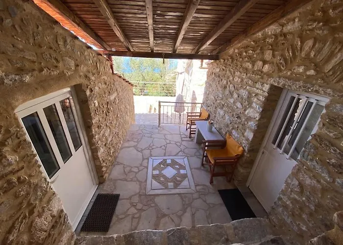 Hébergement de vacances Somatiana- Traditional Stone House , West Mani *