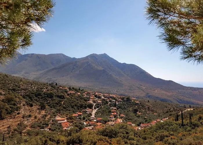 Somatianá- Traditional Stone House , West Mani Casa vacanze